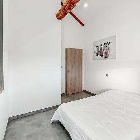 3 Bedroom Gorgeous In Apartment Gerbamont